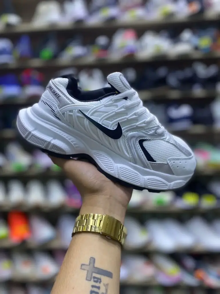 Nike Skate Negro y Blanco
