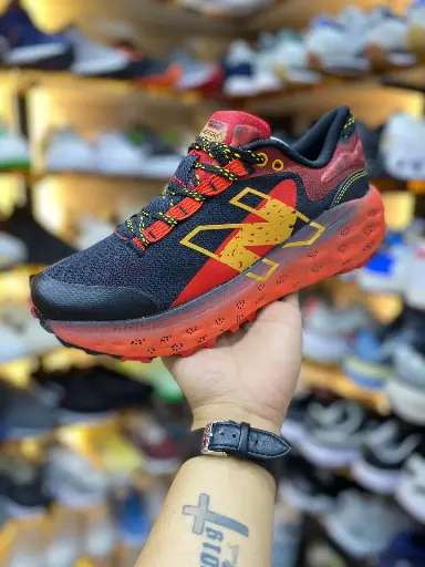New Balance SC Élite V4