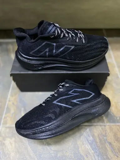 New Balance SC Élite V4