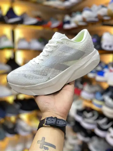 New Balance SC Élite V4