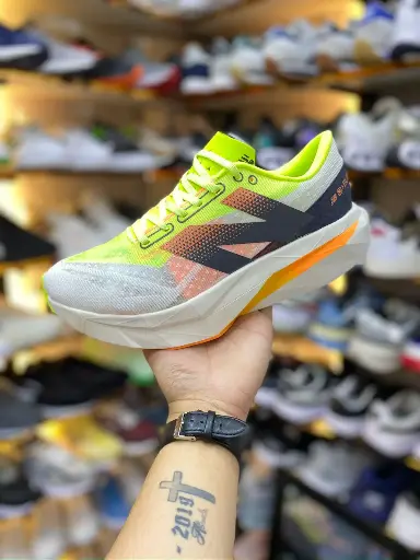 New Balance SC Élite V4