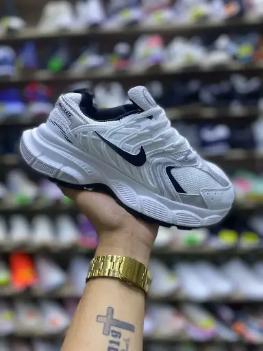 Nike Skate Negro y Blanco