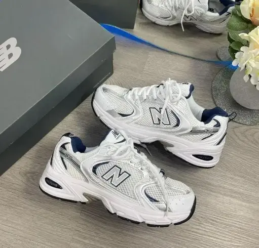 New Balance 530 Azul Oscuro Blanca