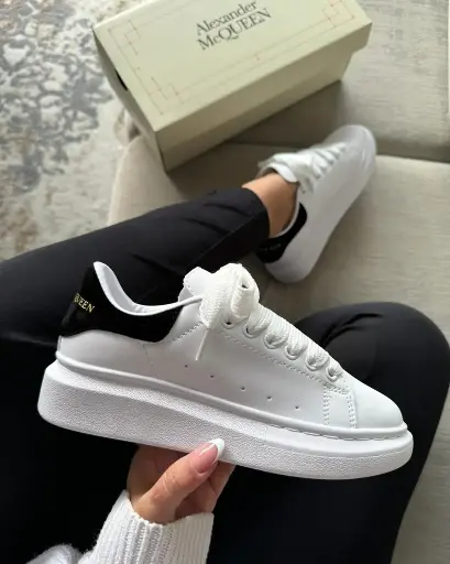 Alexander McQueen Blanca Negra